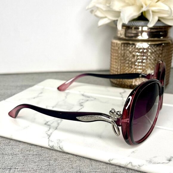 Purple Oversized Sunglasses Silver Butterfly Detail on Sides New in Case - Picture 6 of 8